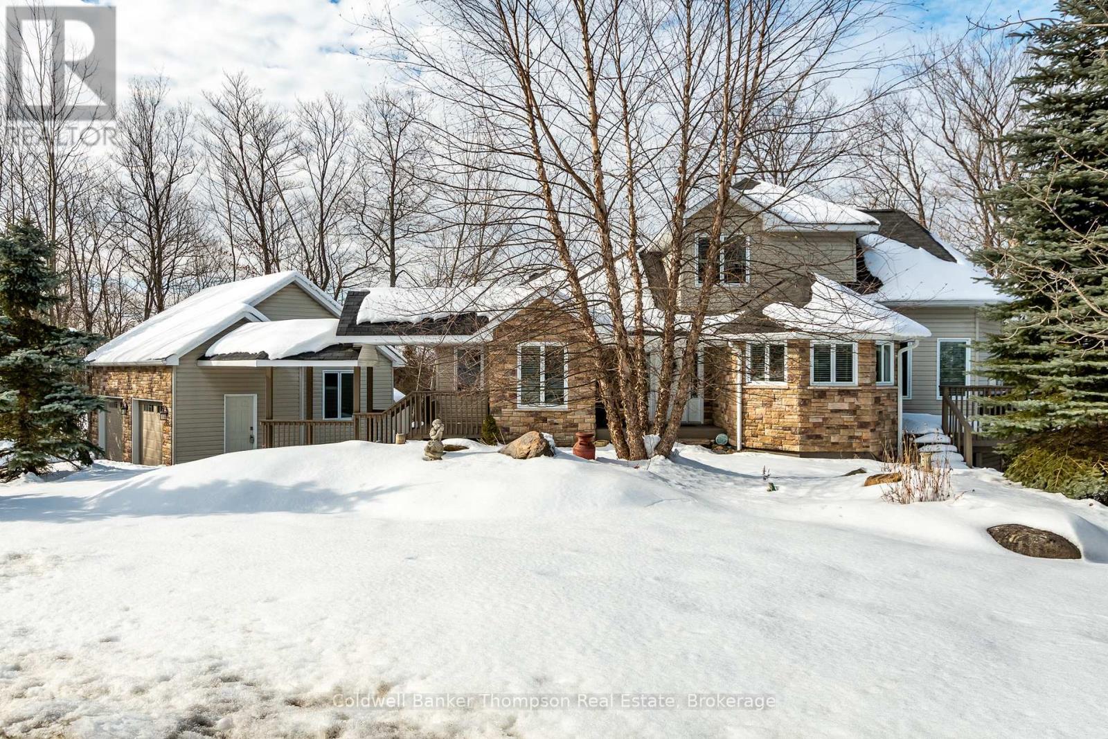 30 Deerfoot Trail, Huntsville, Ontario  P1H 0A6 - Photo 2 - X12456009