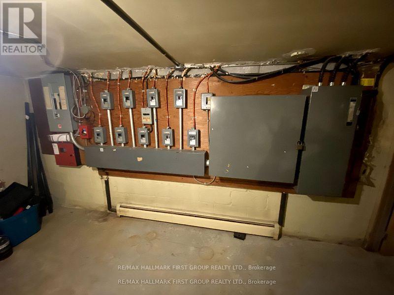 11 Fairbanks Street, Oshawa (Central), Ontario  L1H 2L7 - Photo 5 - E12653136