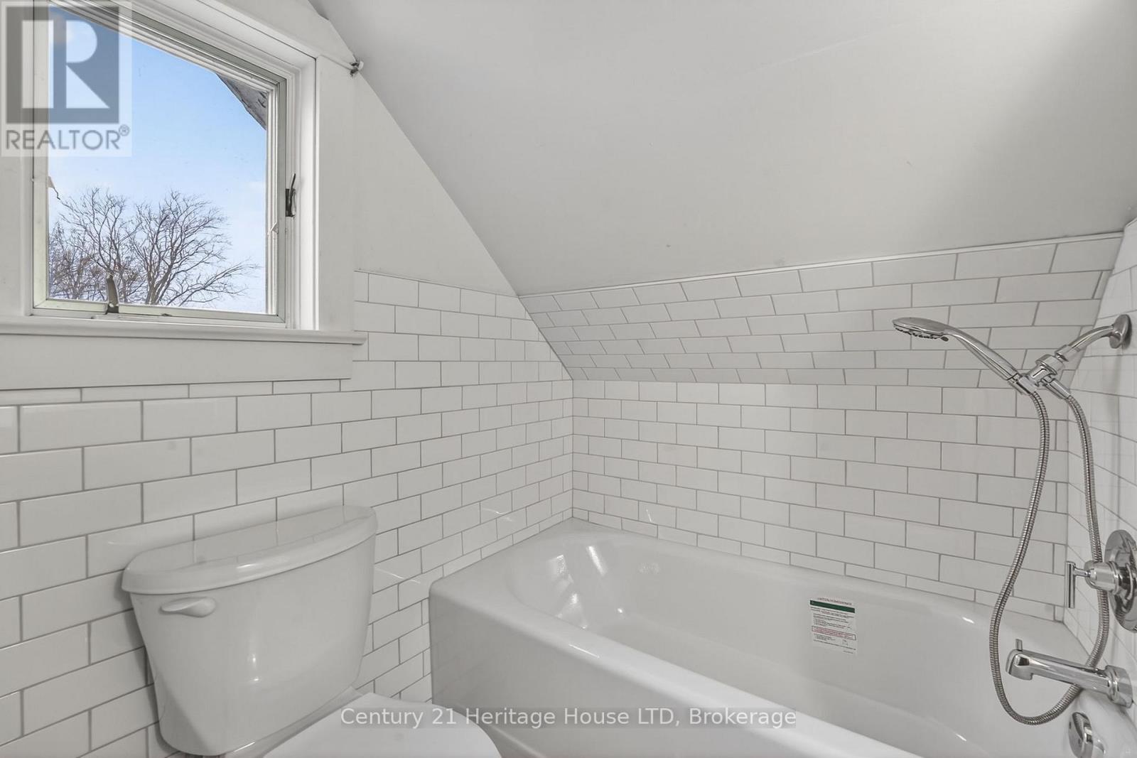 500 Lakeshore Road, Fort Erie, Ontario  L2A 1B5 - Photo 14 - X12603774