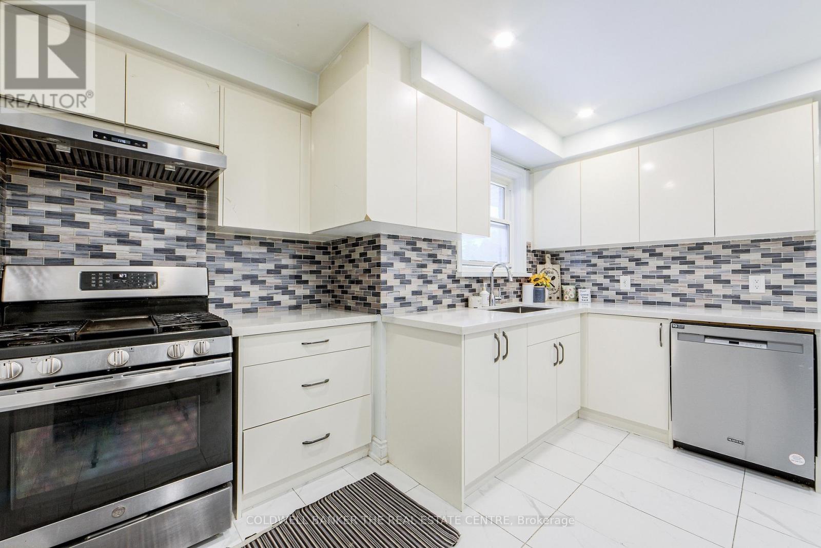 Main Floor - 20 Rossander Court, Toronto, Ontario  M1J 2B7 - Photo 13 - E12653096