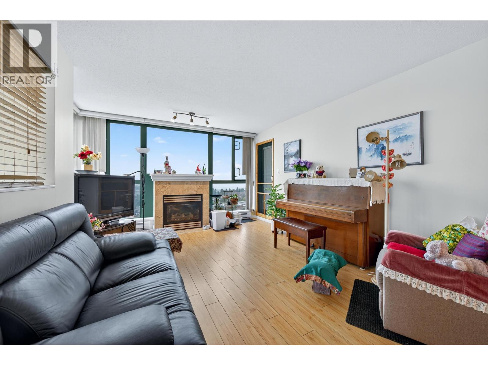 1803 6659 Southoaks Crescent, Burnaby, British Columbia  V5E 4M9 - Photo 5 - R3075086