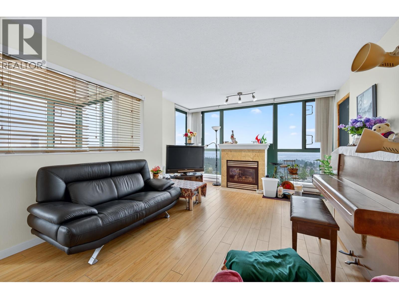 1803 6659 Southoaks Crescent, Burnaby, British Columbia  V5E 4M9 - Photo 6 - R3075086