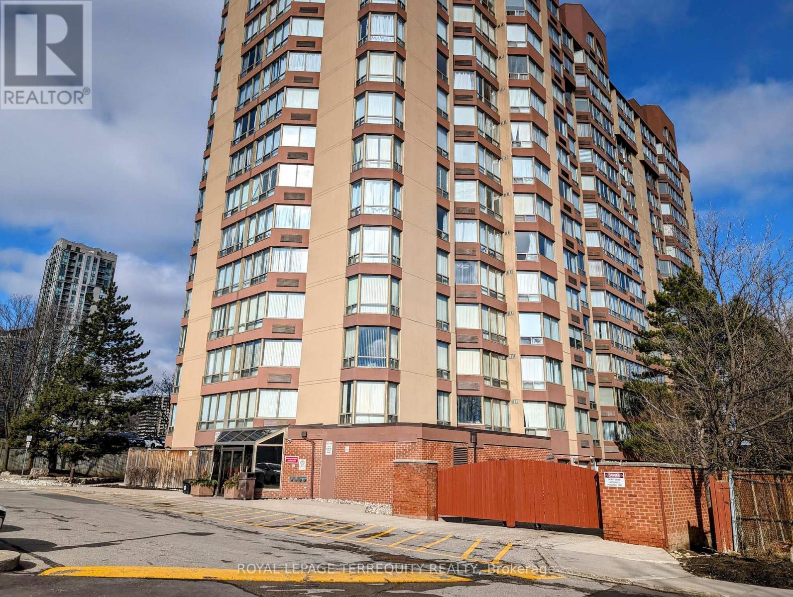 1002 - 25 FAIRVIEW ROAD W, Mississauga, Ontario