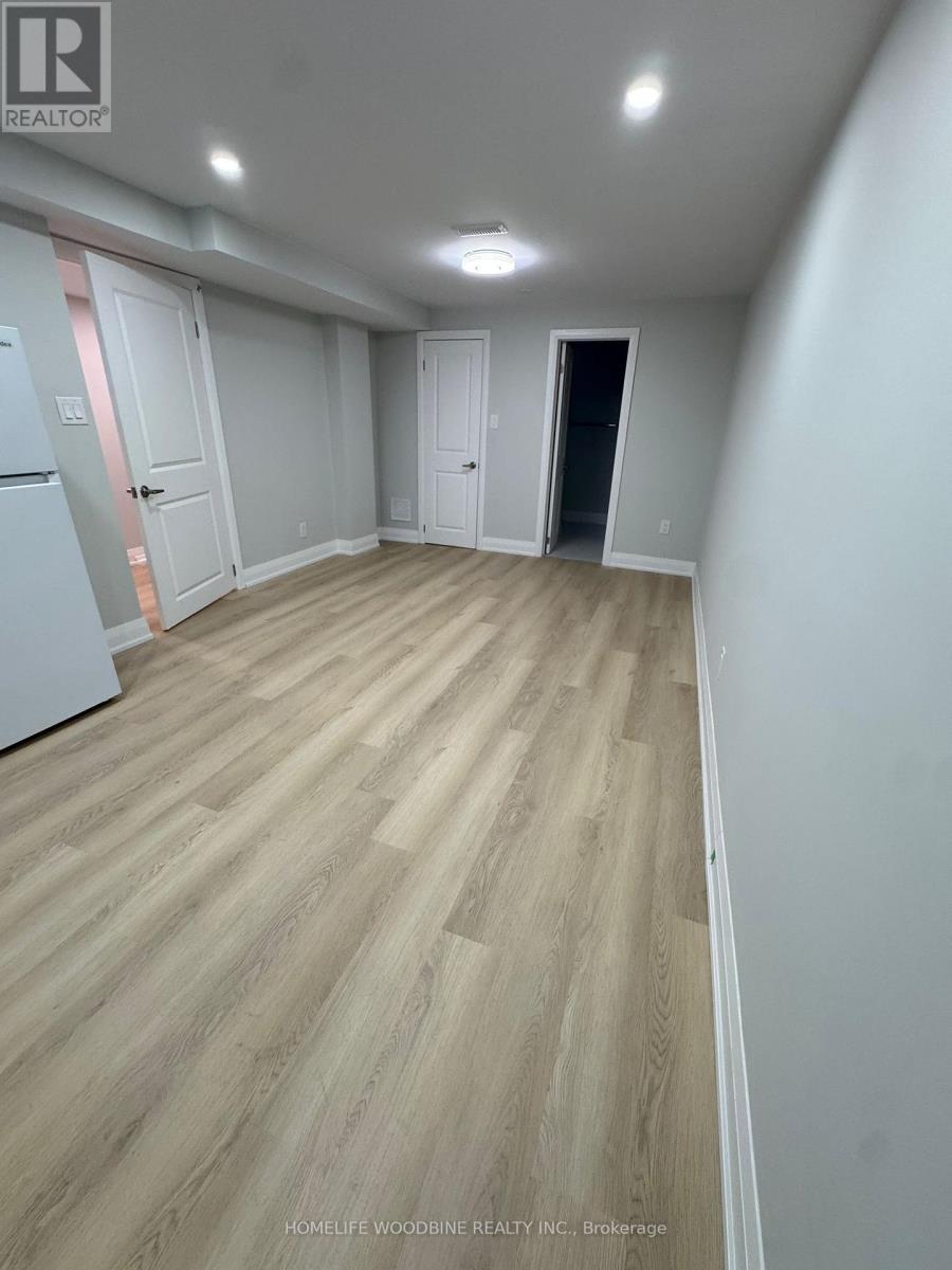 Lower Level - 29 Habitant Drive, Toronto (Humbermede), Ontario  M9M 2N7 - Photo 3 - W12653156