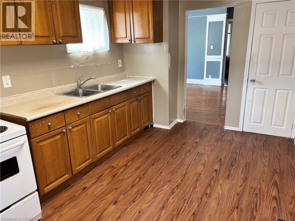 465 East Main Street, Welland, Ontario  L3B 3X7 - Photo 4 - 40743013