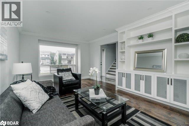 1534 Forestdale Court, Oakville, Ontario  L6H 3A1 - Photo 3 - 40787007