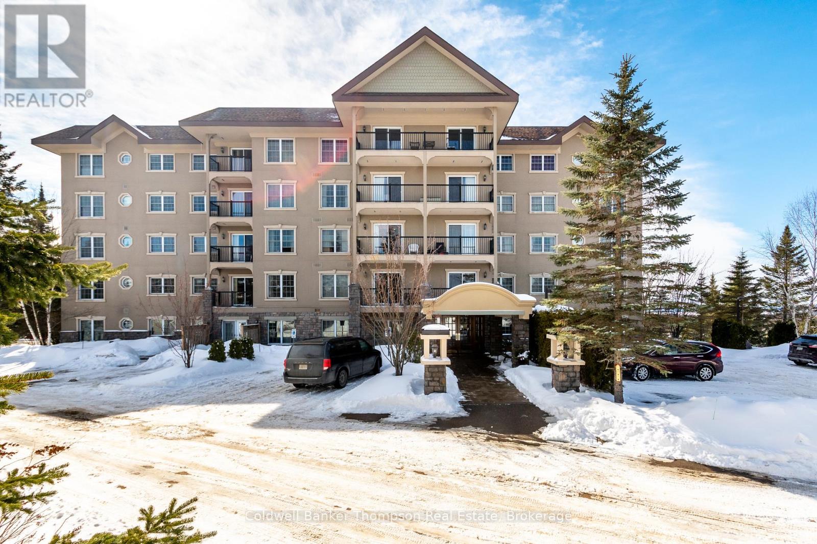 <div class="slider-price">$419,900</div><p>203 - 4 Legacy Lane, Huntsville, Ontario</p>