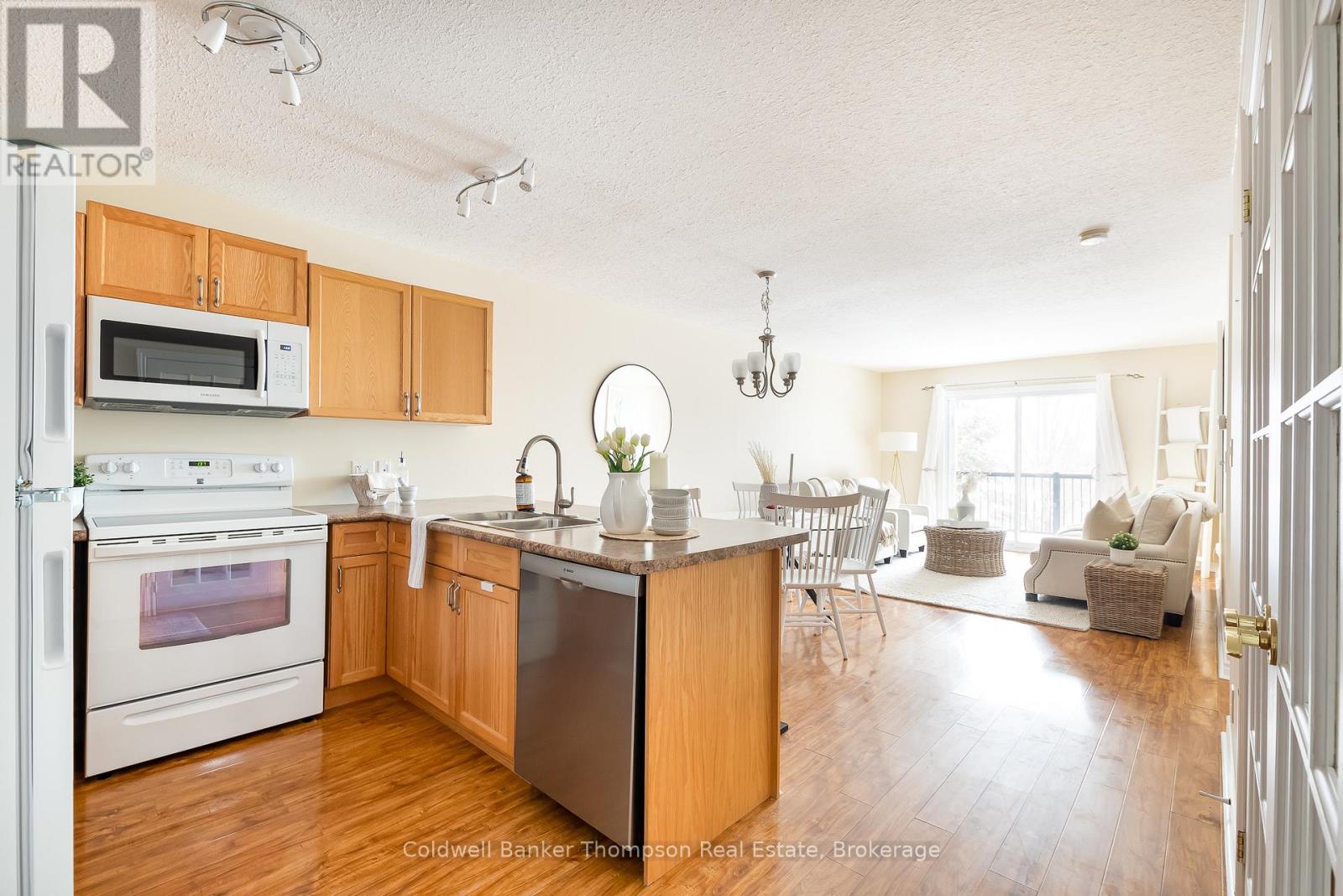 203 - 4 Legacy Lane, Huntsville, Ontario P1H 2R2 - Photo 7 - X12425648
