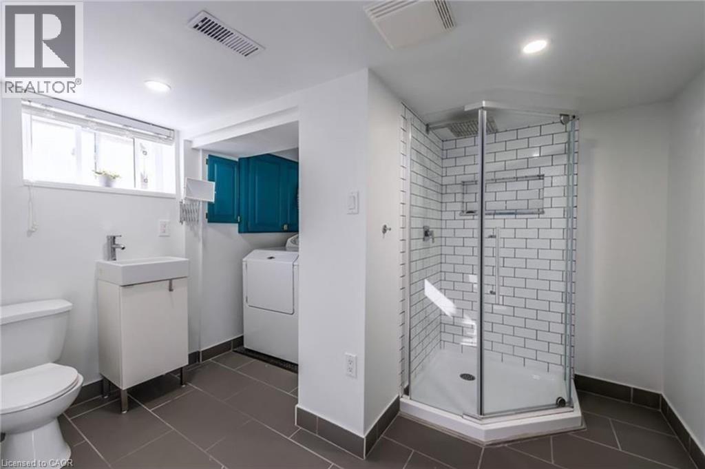 257 East 17th Street Unit# Lower, Hamilton, Ontario  L9A 4M6 - Photo 10 - 40795287