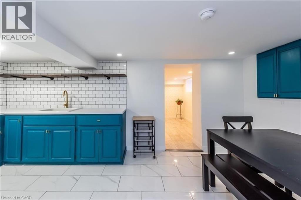 257 East 17th Street Unit# Lower, Hamilton, Ontario  L9A 4M6 - Photo 3 - 40795287