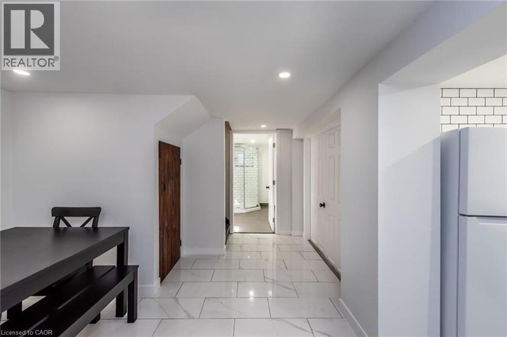 257 East 17th Street Unit# Lower, Hamilton, Ontario  L9A 4M6 - Photo 8 - 40795287