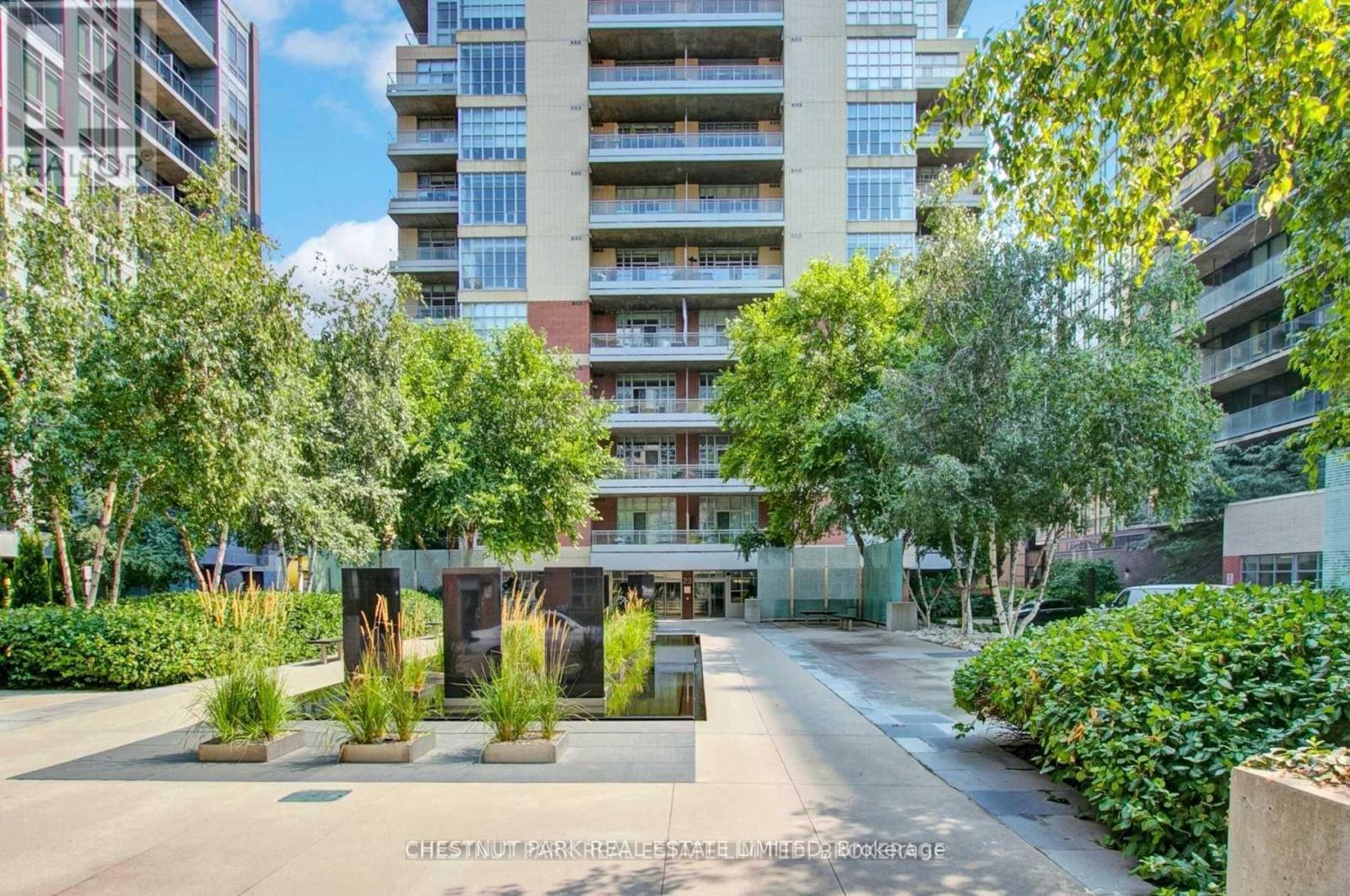 402 - 23 Brant Street, Toronto, Ontario  M5V 2L5 - Photo 2 - C12653158