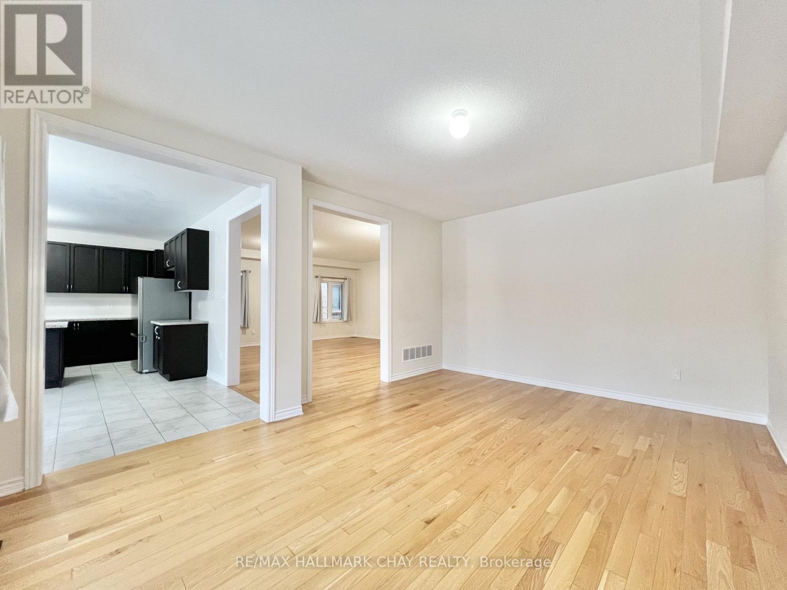 975 Barton Way, Innisfil, Ontario  L9S 0N5 - Photo 11 - N12653170