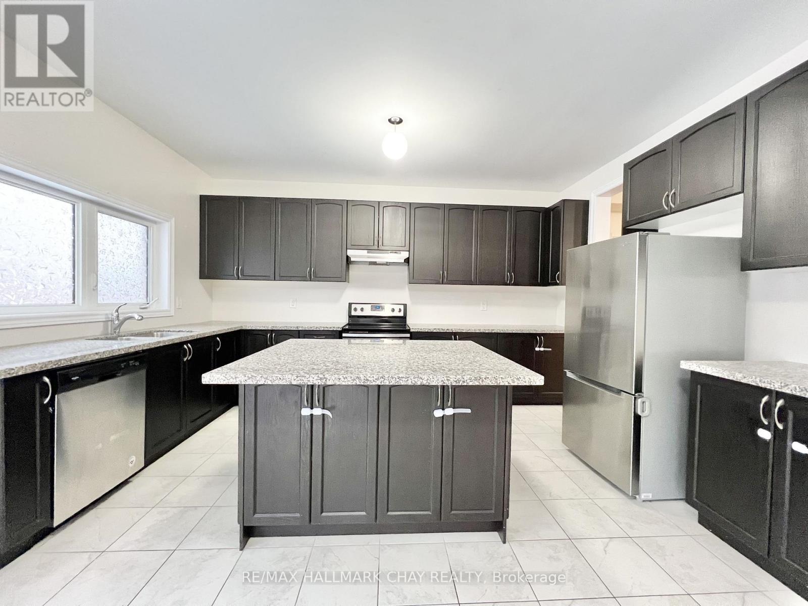 975 Barton Way, Innisfil, Ontario  L9S 0N5 - Photo 15 - N12653170