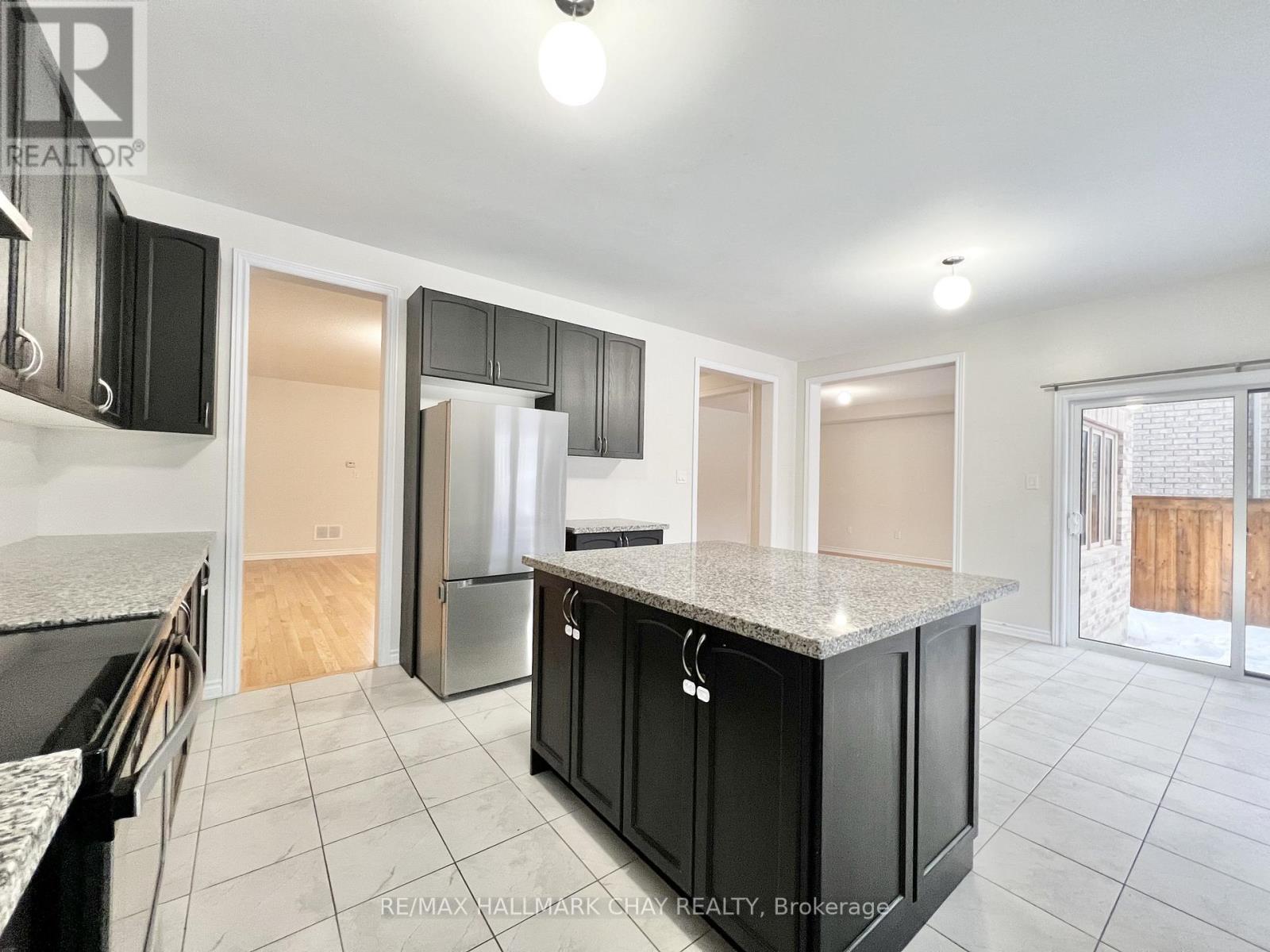 975 Barton Way, Innisfil, Ontario  L9S 0N5 - Photo 16 - N12653170