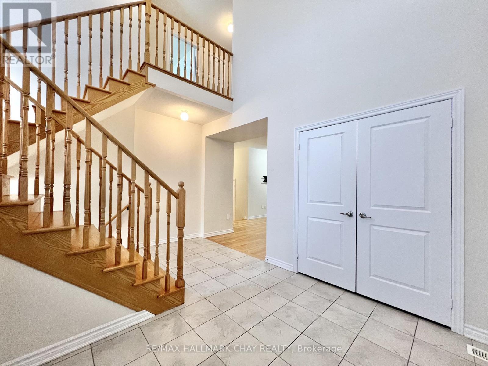 975 Barton Way, Innisfil, Ontario  L9S 0N5 - Photo 3 - N12653170