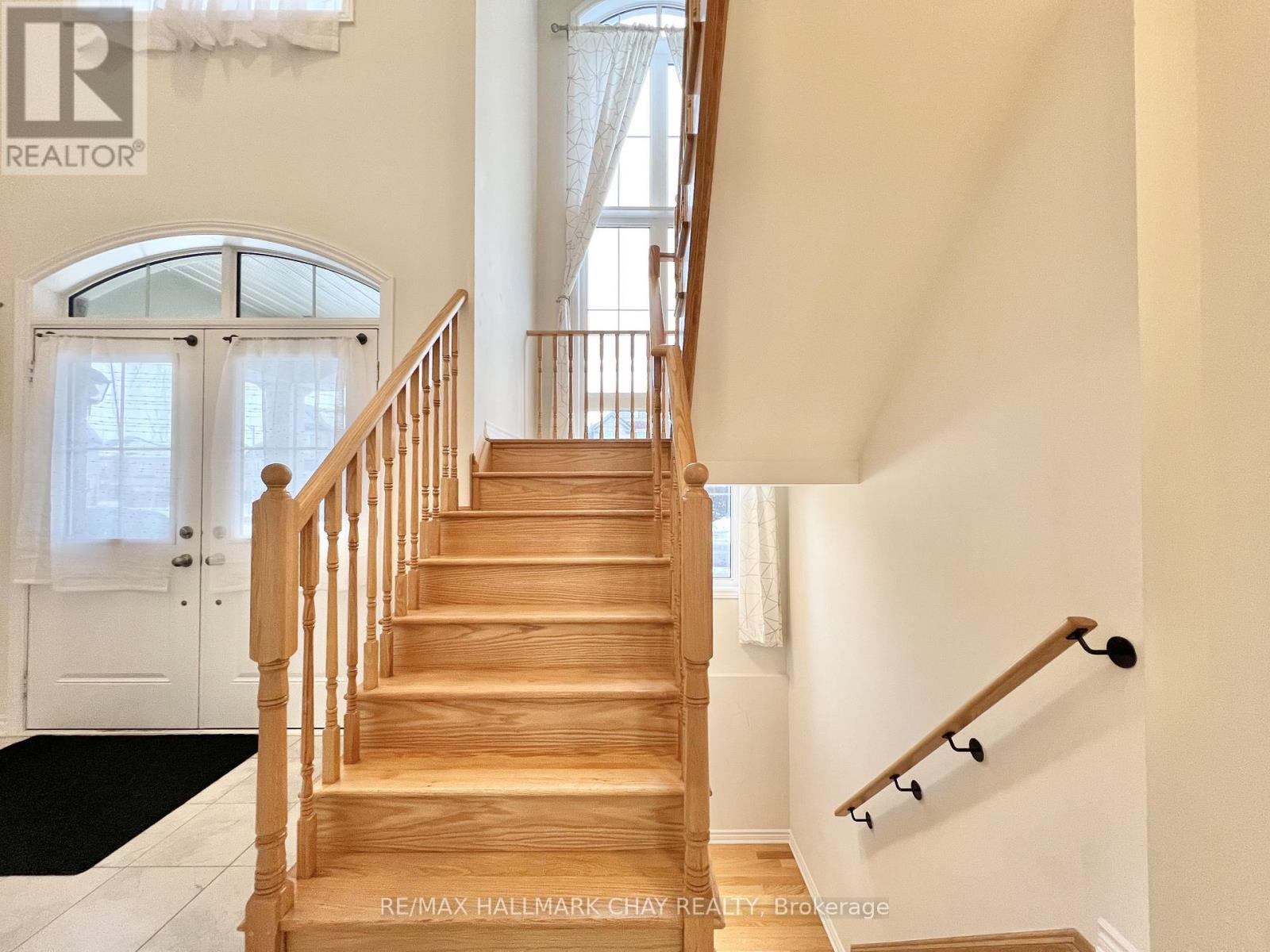 975 Barton Way, Innisfil, Ontario  L9S 0N5 - Photo 5 - N12653170