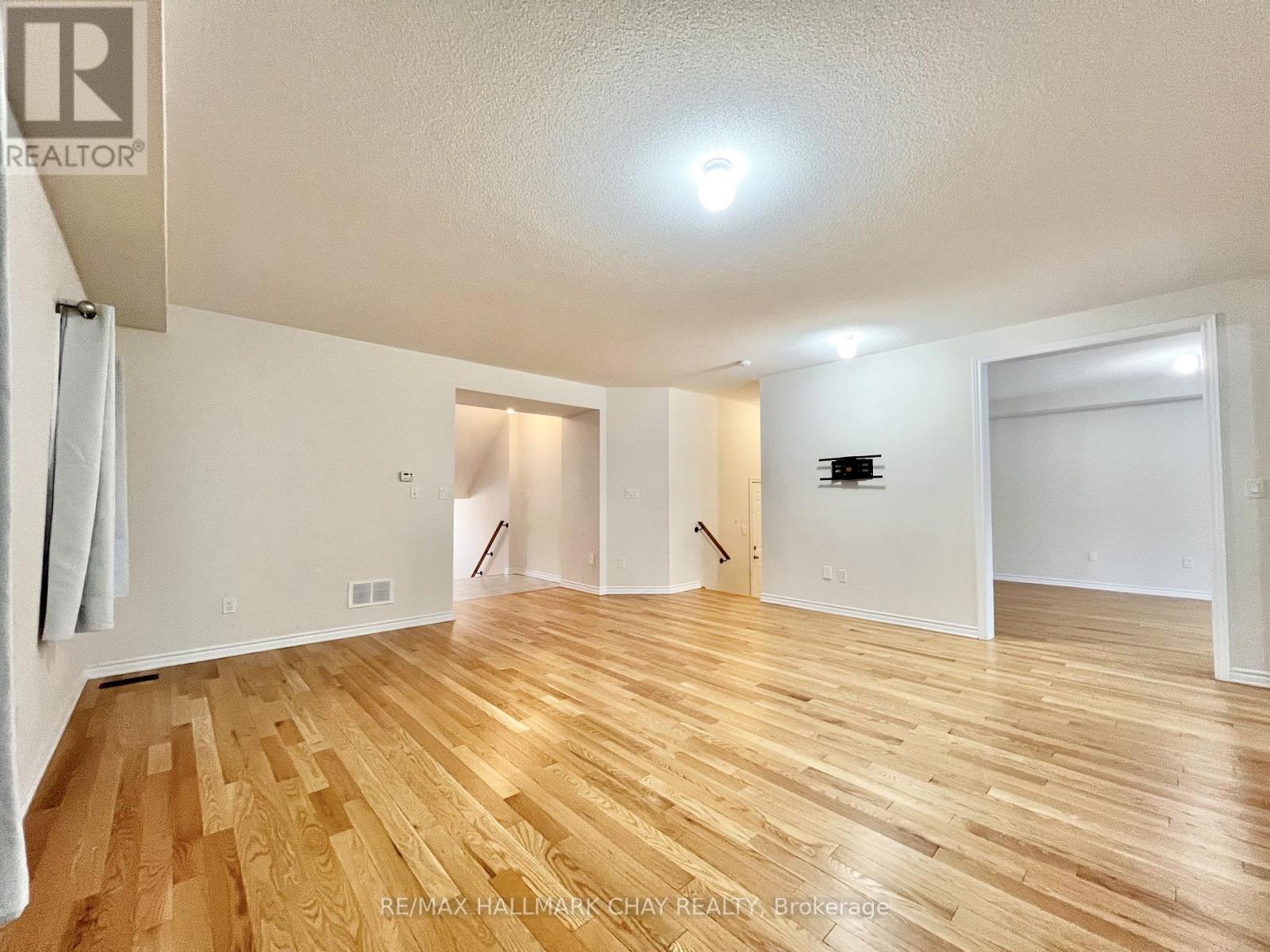 975 Barton Way, Innisfil, Ontario  L9S 0N5 - Photo 7 - N12653170