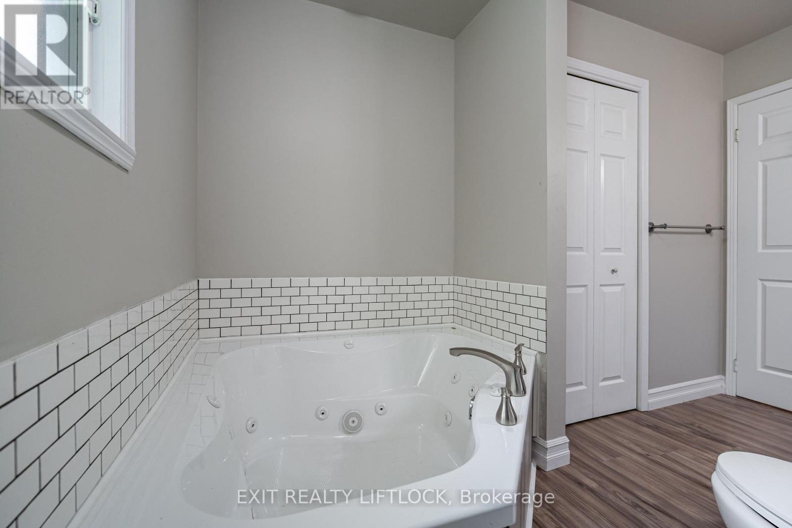 1220 Tara Road, Selwyn, Ontario  K0L 1T0 - Photo 18 - X12579026