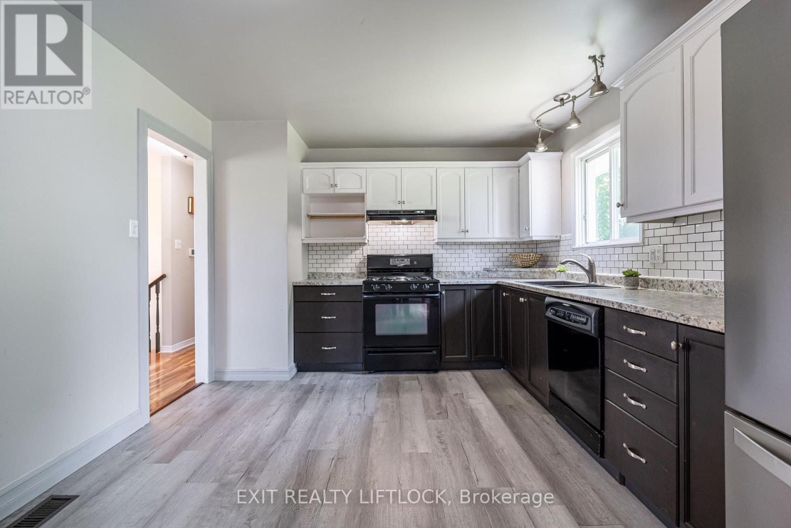 1220 Tara Road, Selwyn, Ontario  K0L 1T0 - Photo 11 - X12579026