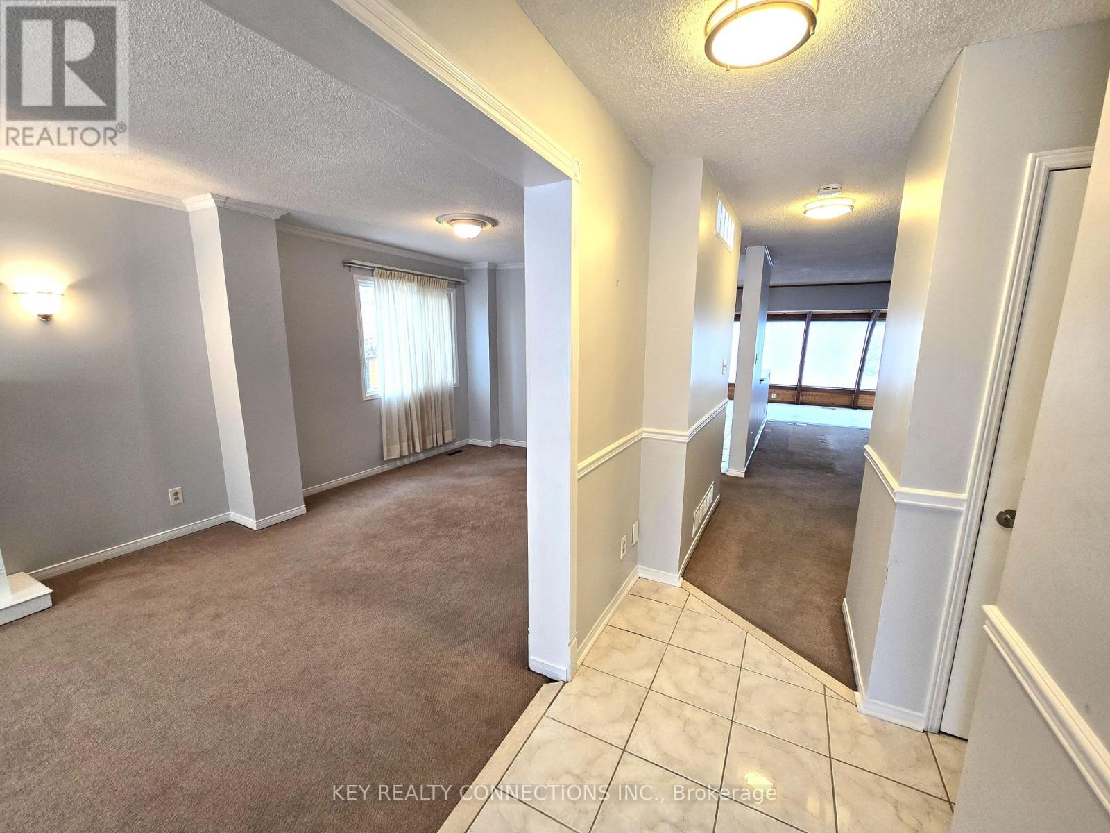 2425 Headon Forest Drive, Burlington, Ontario  L7M 3K7 - Photo 4 - W12653160