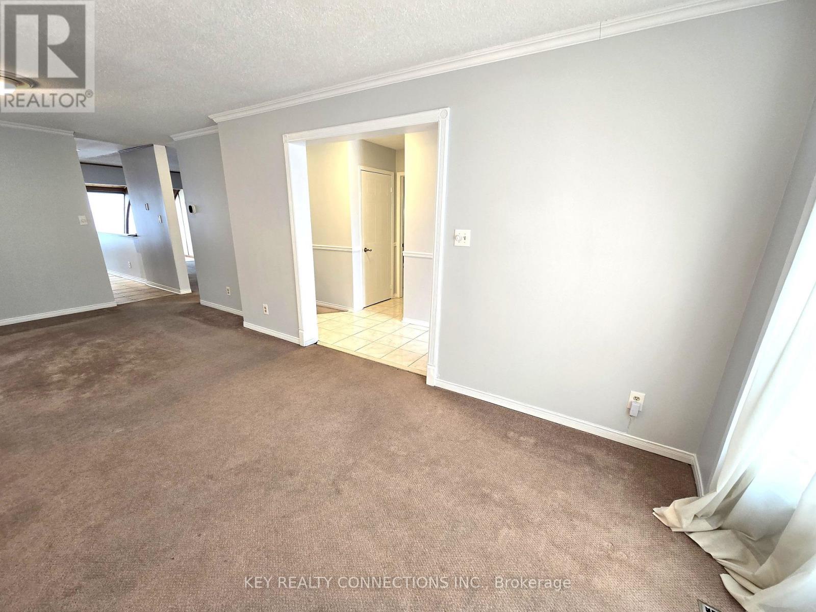 2425 Headon Forest Drive, Burlington, Ontario  L7M 3K7 - Photo 8 - W12653160