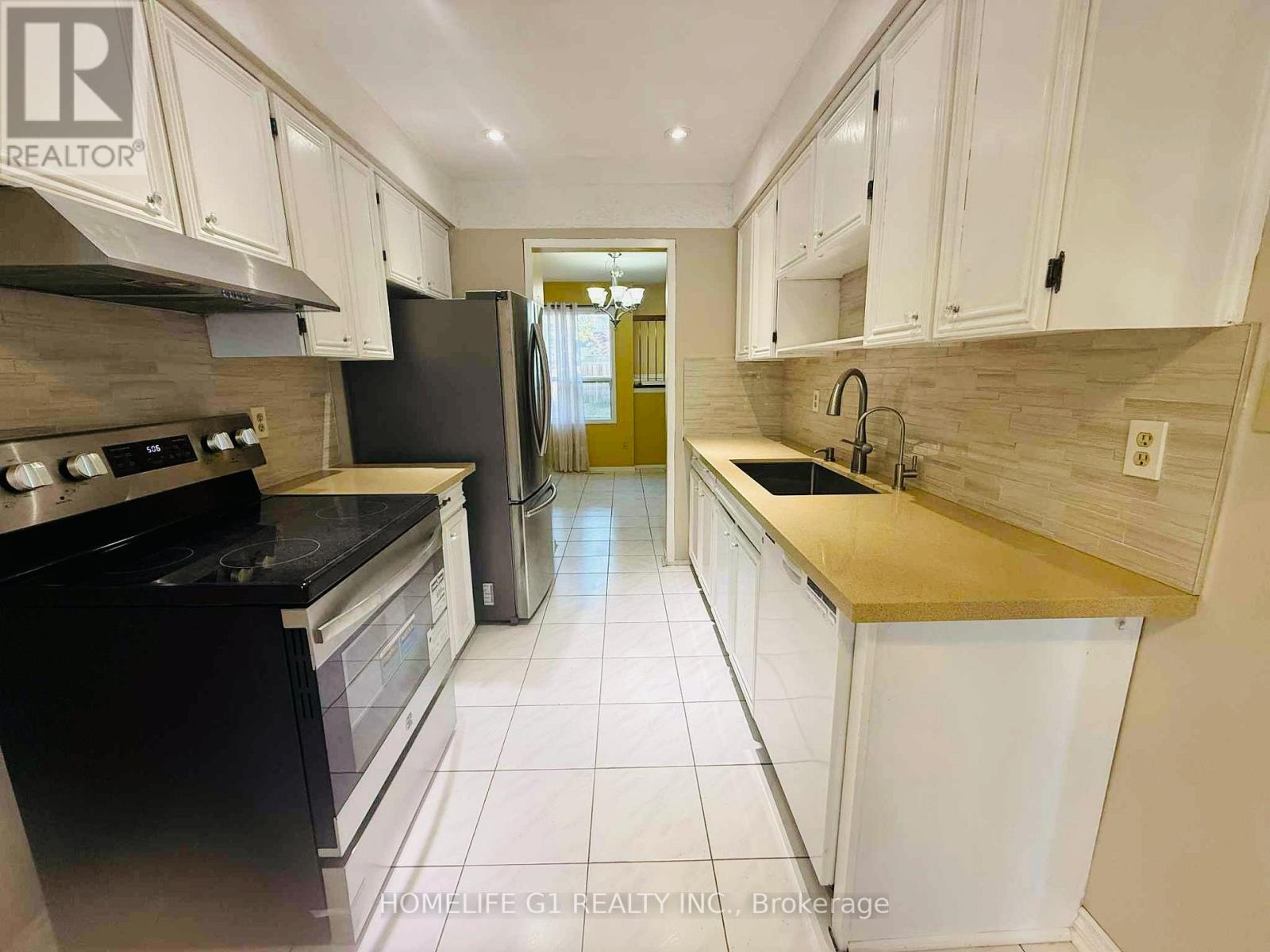 85 Simmons Boulevard, Brampton, Ontario  L6V 3V4 - Photo 11 - W12653172