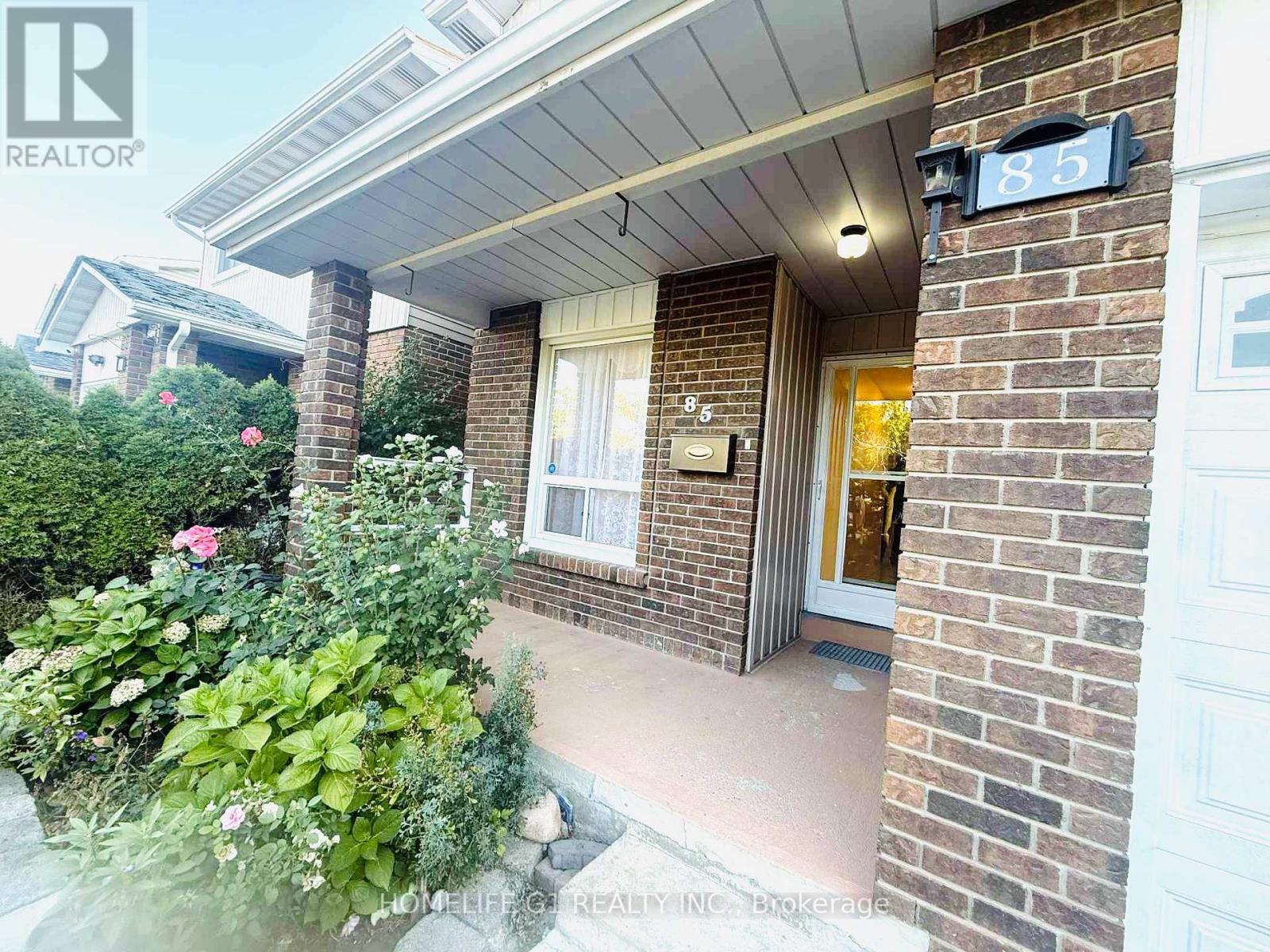 85 Simmons Boulevard, Brampton, Ontario  L6V 3V4 - Photo 2 - W12653172