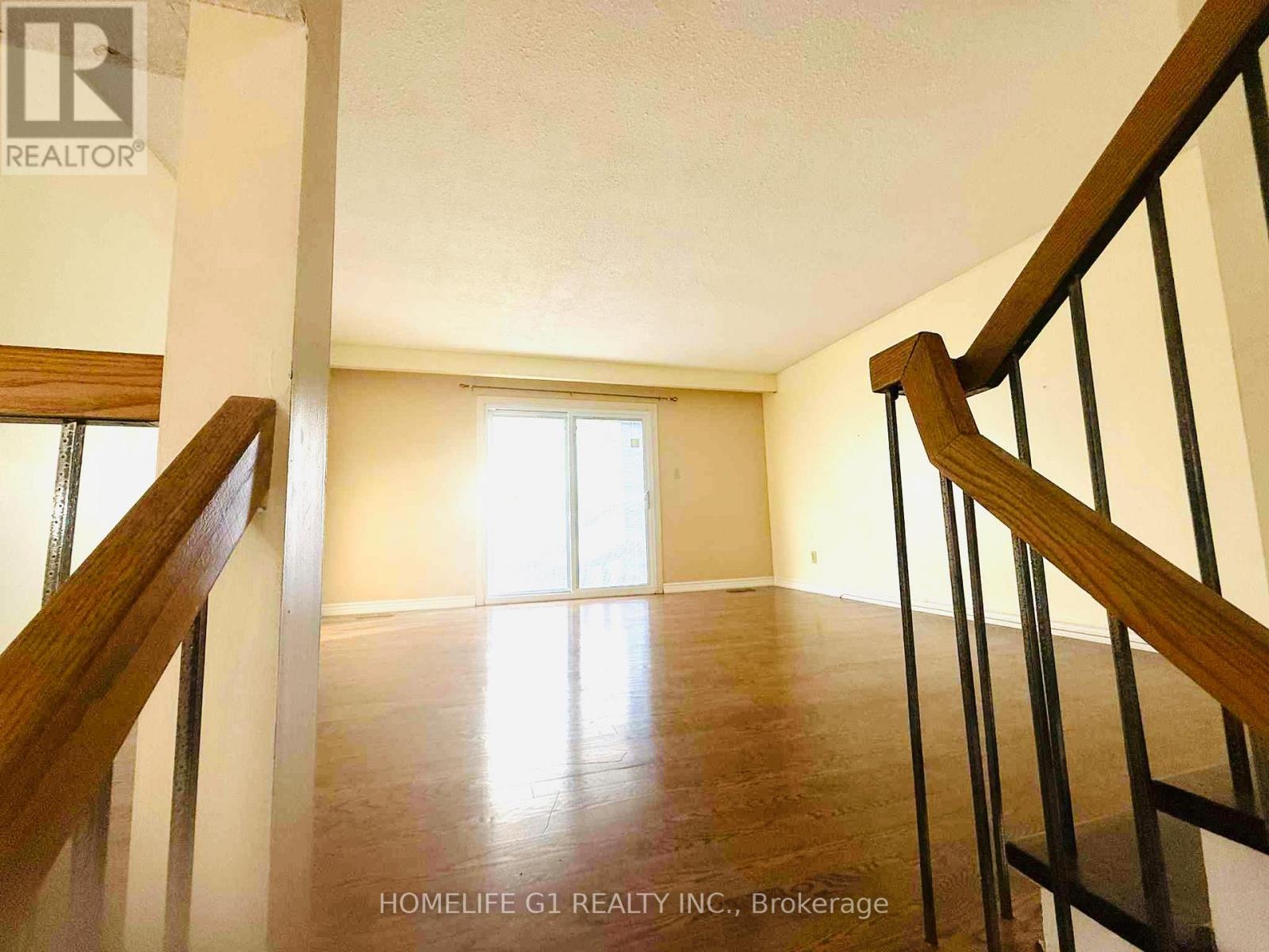 85 Simmons Boulevard, Brampton, Ontario  L6V 3V4 - Photo 3 - W12653172