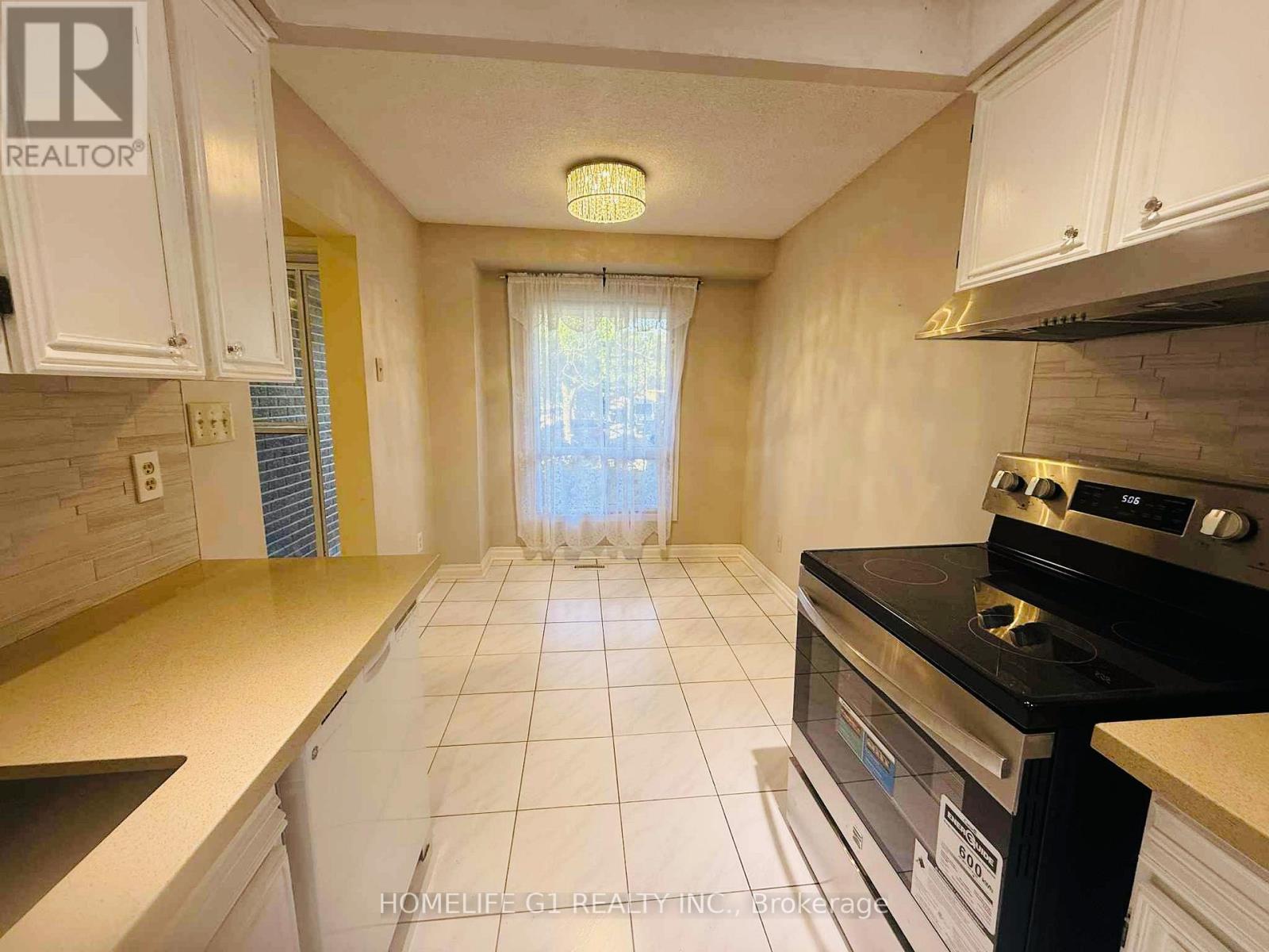 85 Simmons Boulevard, Brampton, Ontario  L6V 3V4 - Photo 8 - W12653172