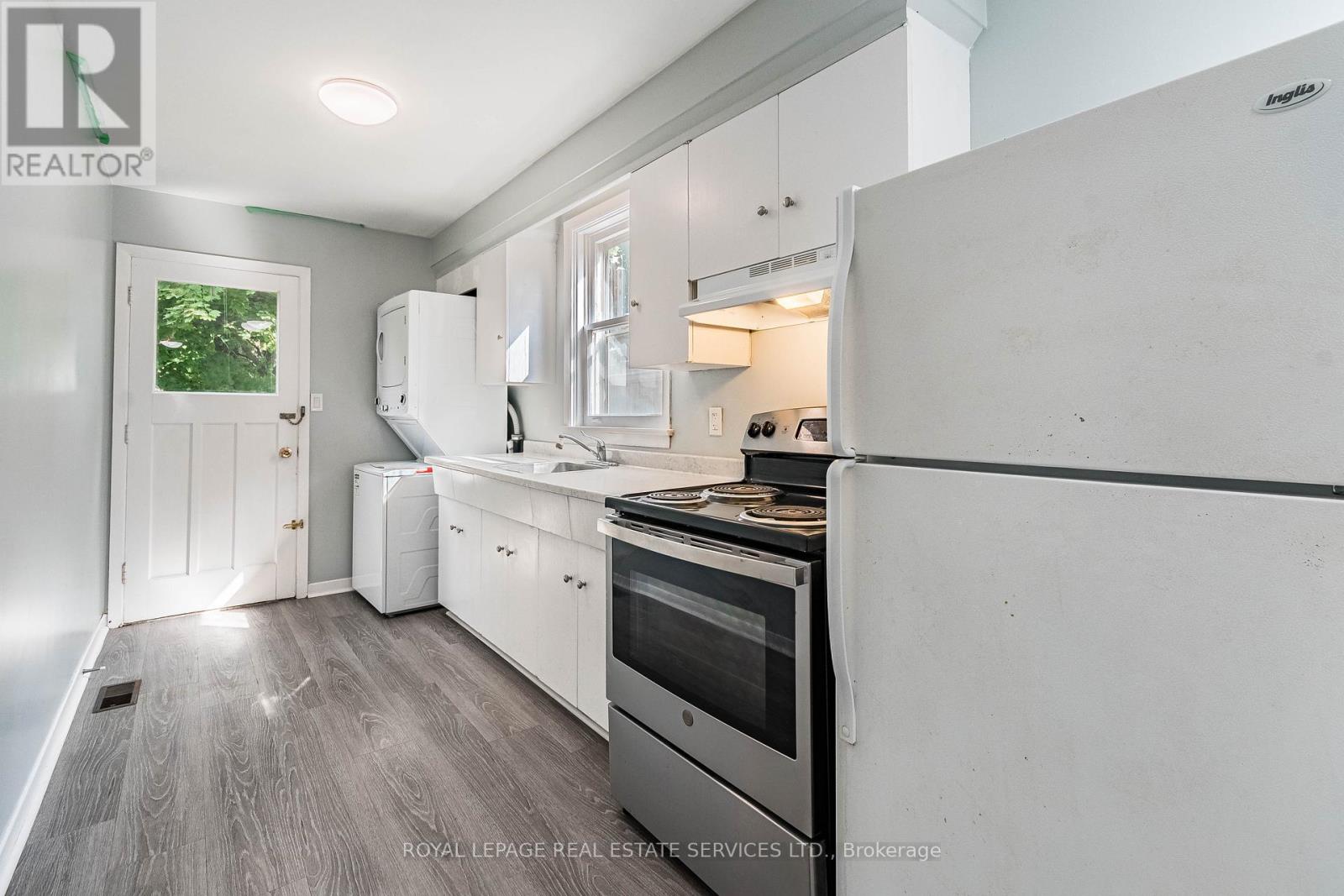 Main - 144 Lake Crescent, Toronto, Ontario  M8V 1W1 - Photo 3 - W12653178