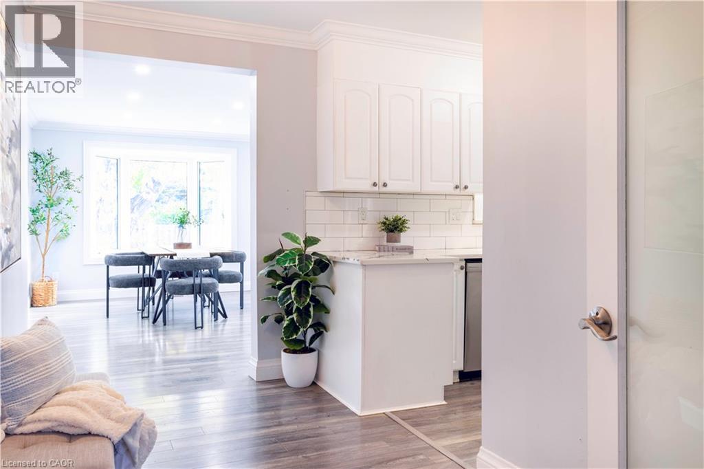 40 Kerman Avenue, Grimsby, Ontario  L3M 3W5 - Photo 5 - 40786430