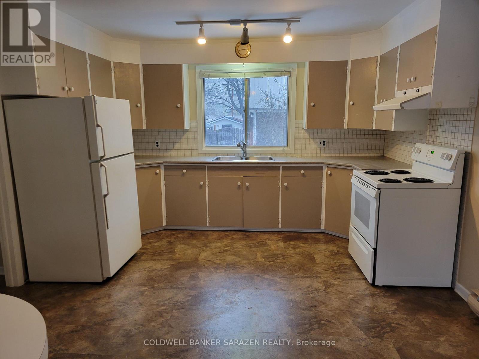 2 - 5 D'arcy Street, Perth, Ontario  K7H 2T7 - Photo 4 - X12653236