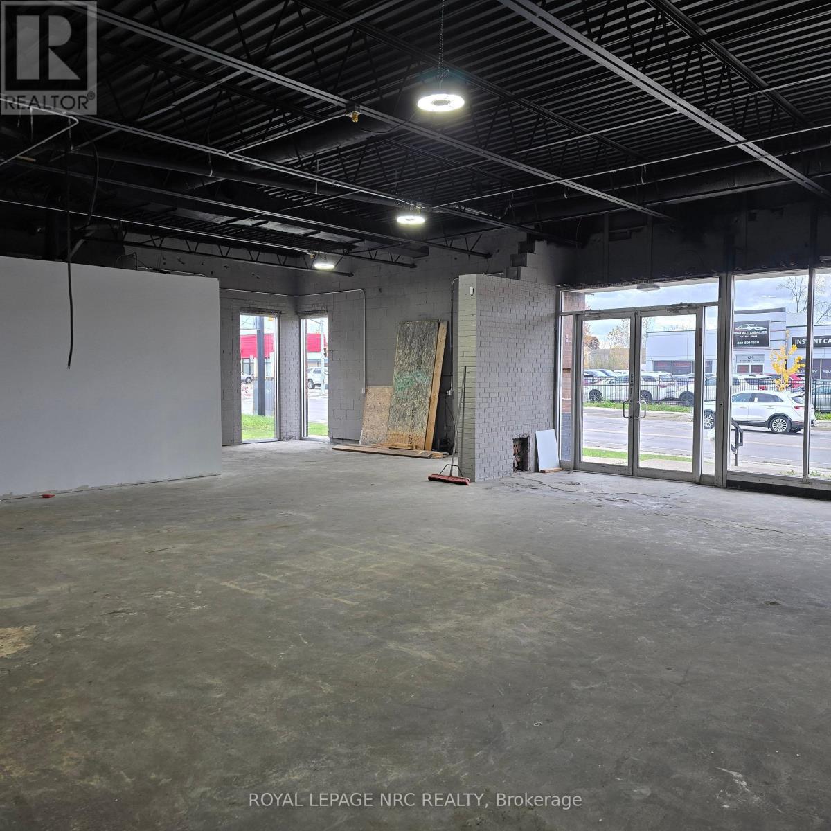 108 Hartzel Road, St. Catharines, Ontario  L2P 1N4 - Photo 5 - X12653238