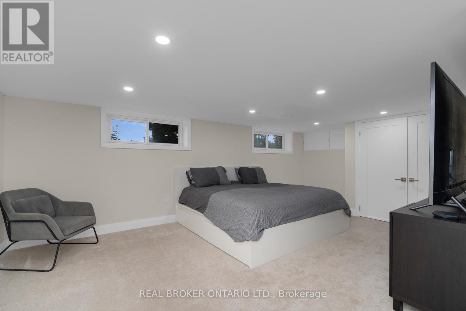 17 Locke Avenue, Clearview (Stayner), Ontario  L0M 1S0 - Photo 22 - S12427999