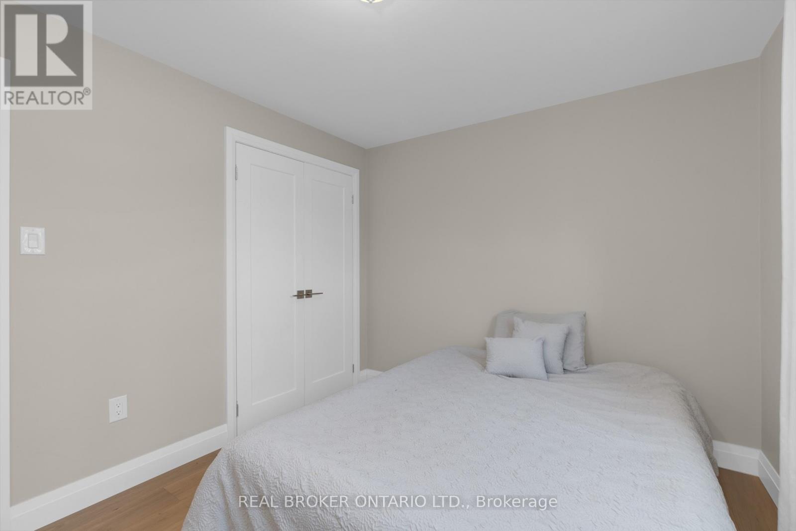 17 Locke Avenue, Clearview (Stayner), Ontario  L0M 1S0 - Photo 19 - S12427999