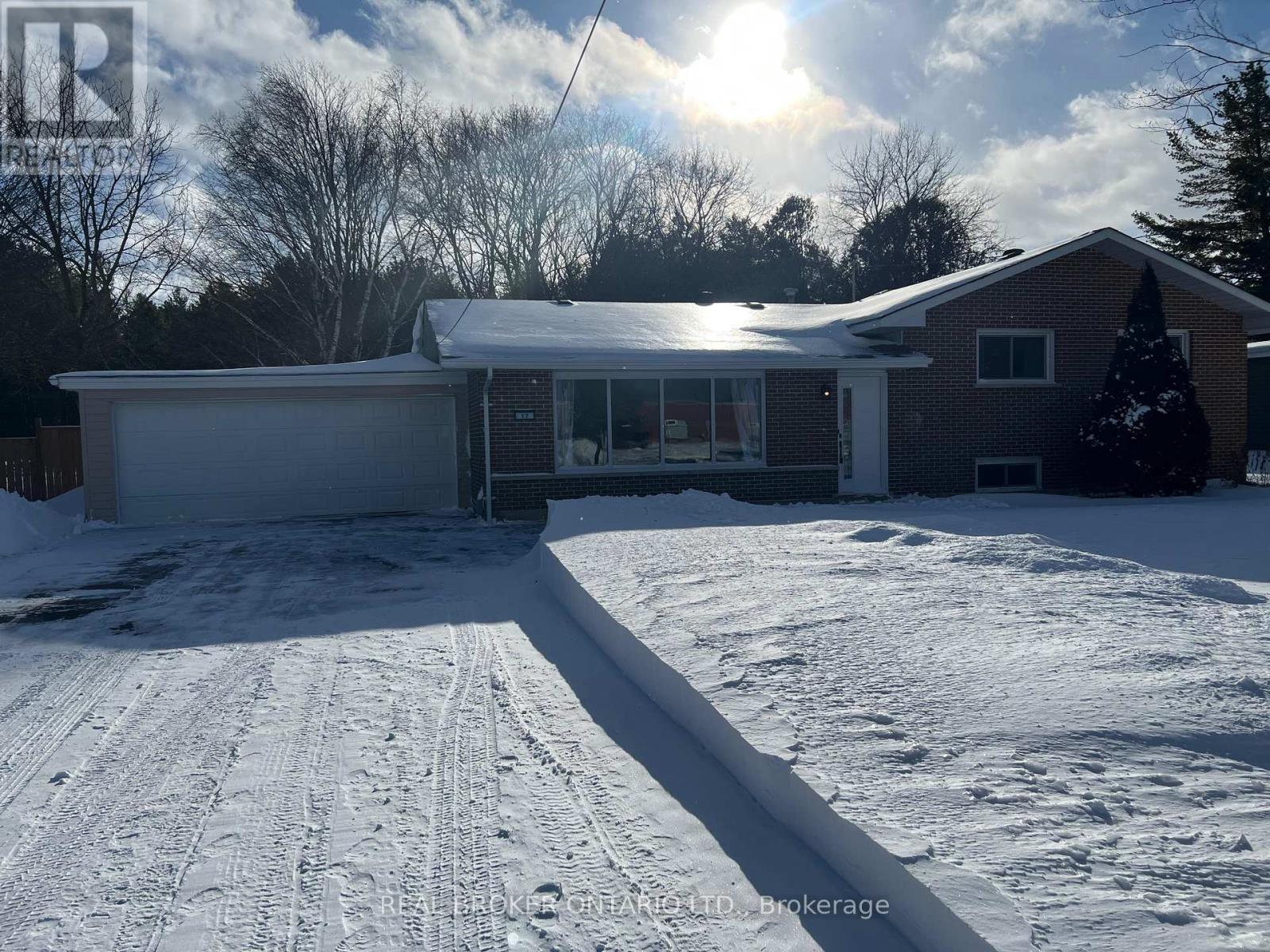 17 Locke Avenue, Clearview (Stayner), Ontario  L0M 1S0 - Photo 47 - S12427999