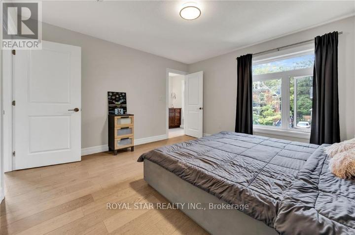 Upper - 119 Waterloo Street, Kitchener, Ontario  N2H 3V5 - Photo 6 - X12645488