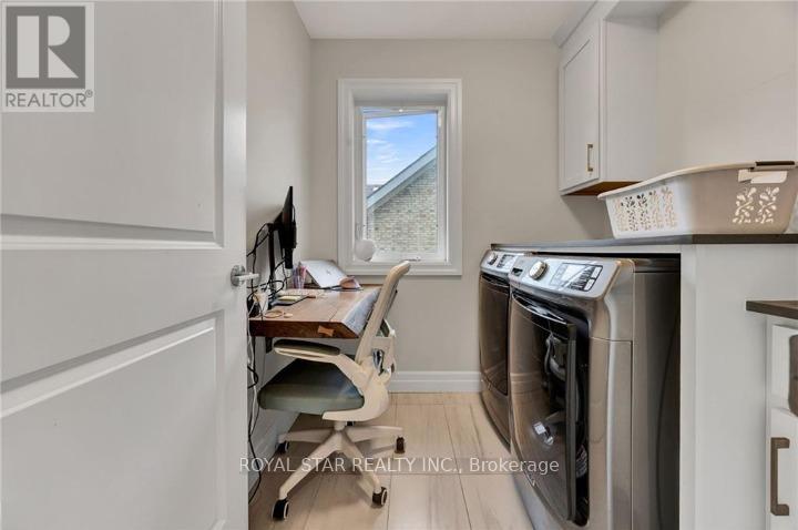 Upper - 119 Waterloo Street, Kitchener, Ontario  N2H 3V5 - Photo 10 - X12645488