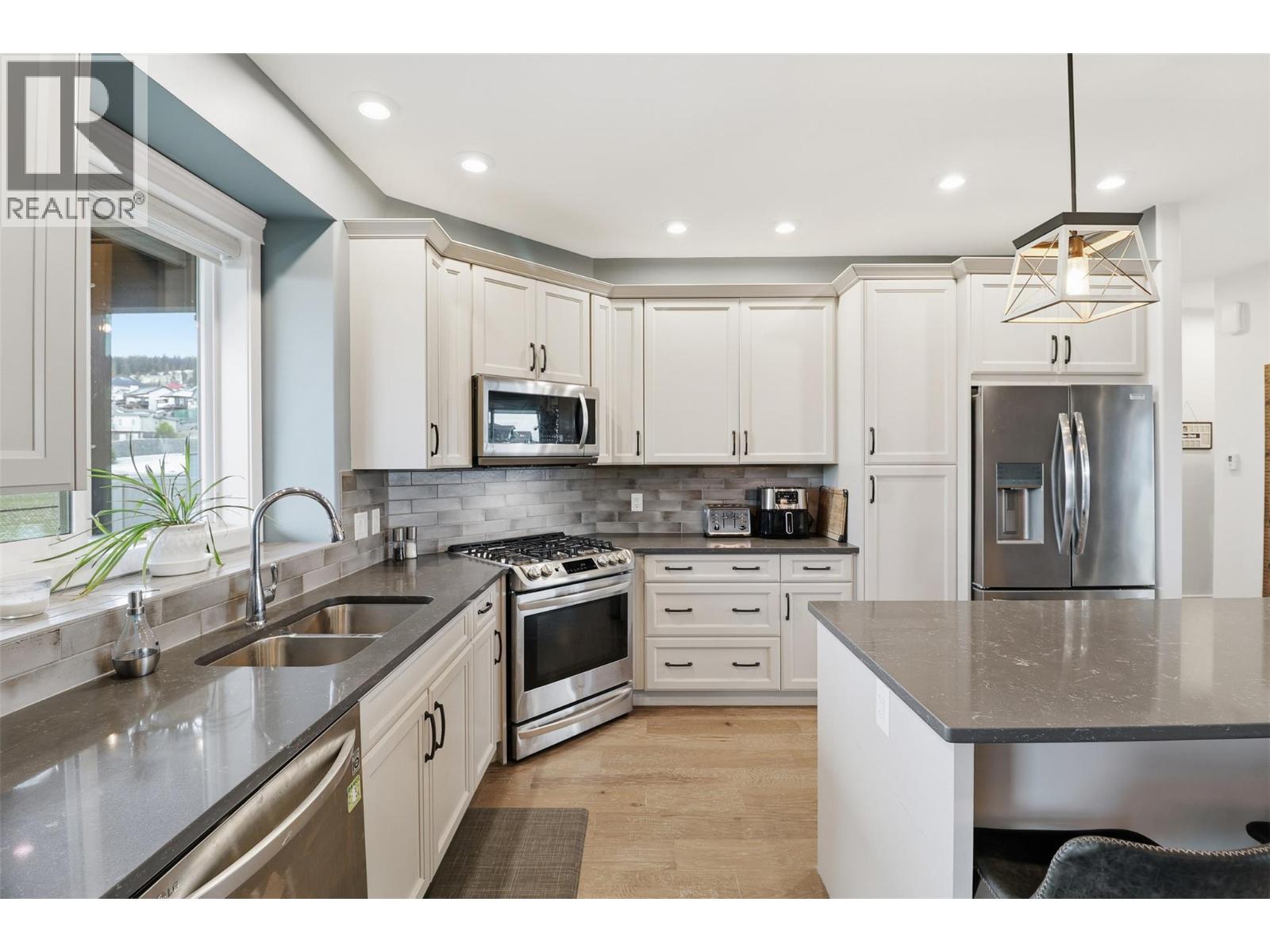 1332 Kinross Place, Kamloops, British Columbia  V1S 0B8 - Photo 11 - 10371637