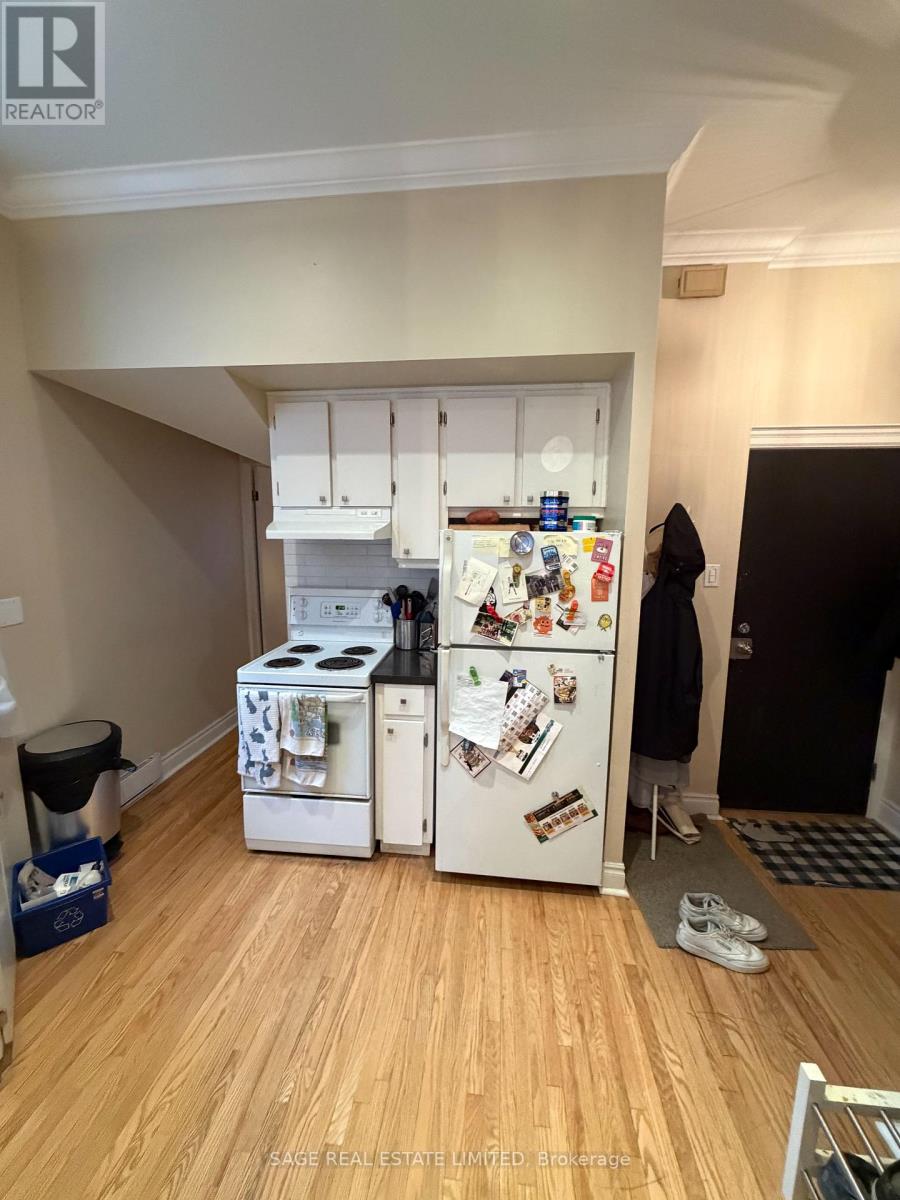 Main - 47 Stephanie Street, Toronto, Ontario  M5T 1B2 - Photo 4 - C12653196