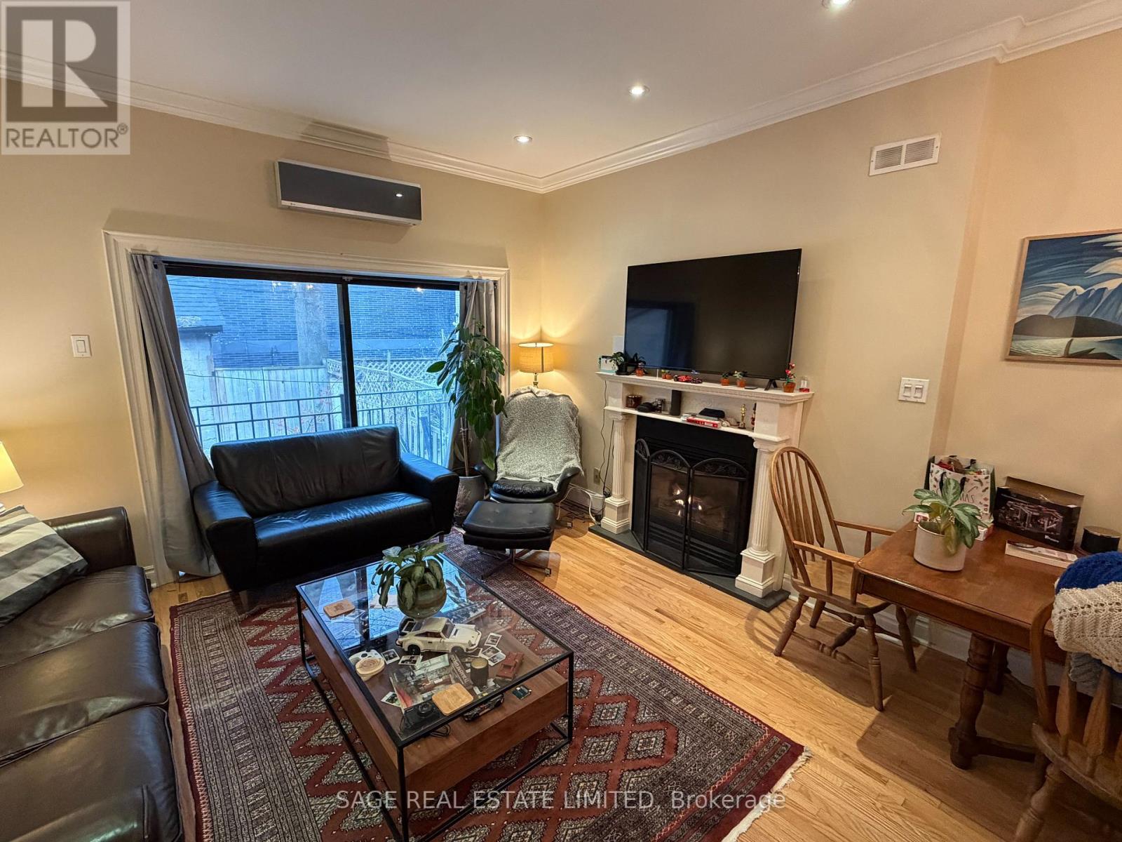 Main - 47 Stephanie Street, Toronto, Ontario  M5T 1B2 - Photo 7 - C12653196