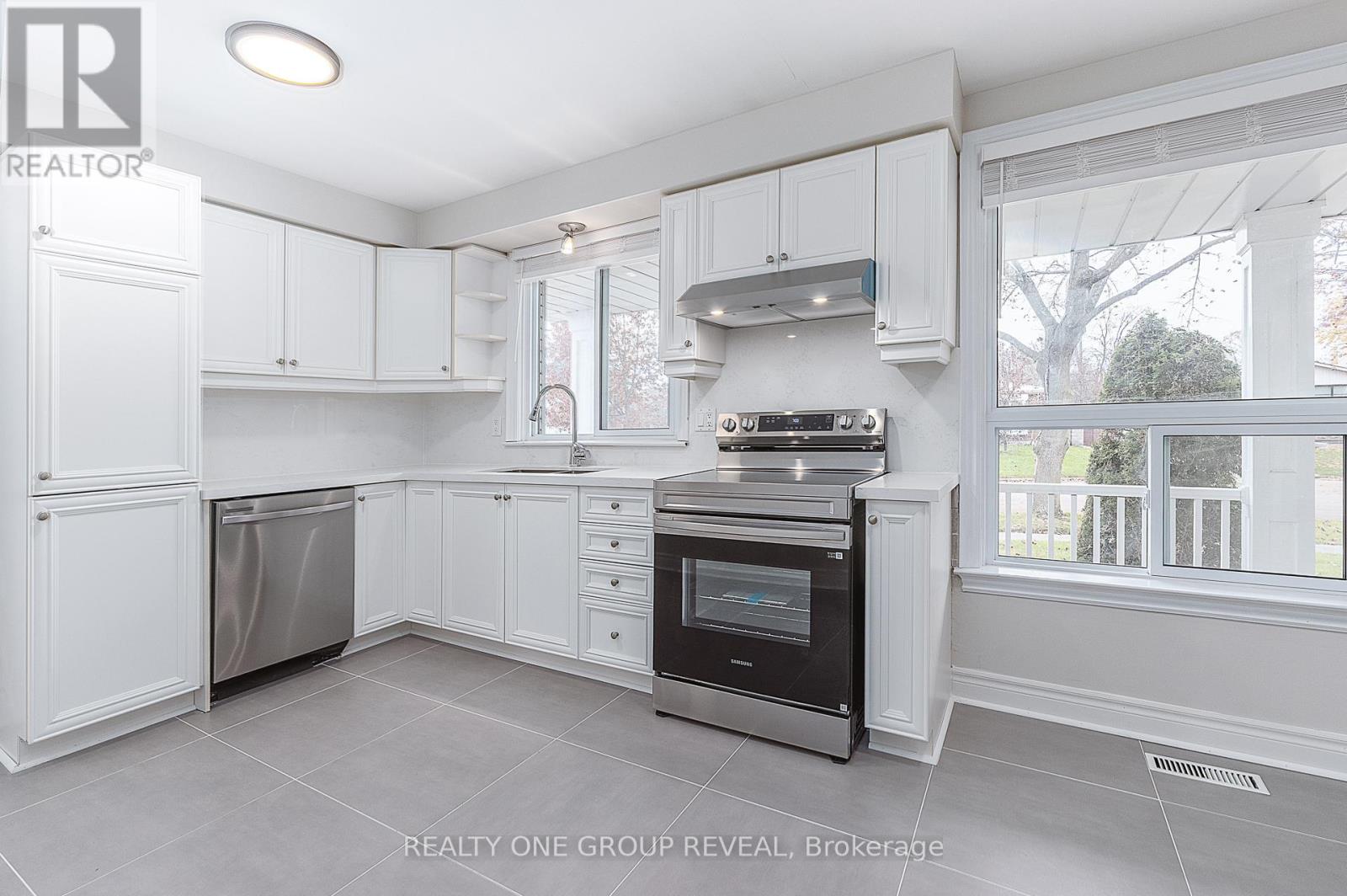 14 Taylor Road, Ajax (South East), Ontario  L1S 2X4 - Photo 11 - E12653220