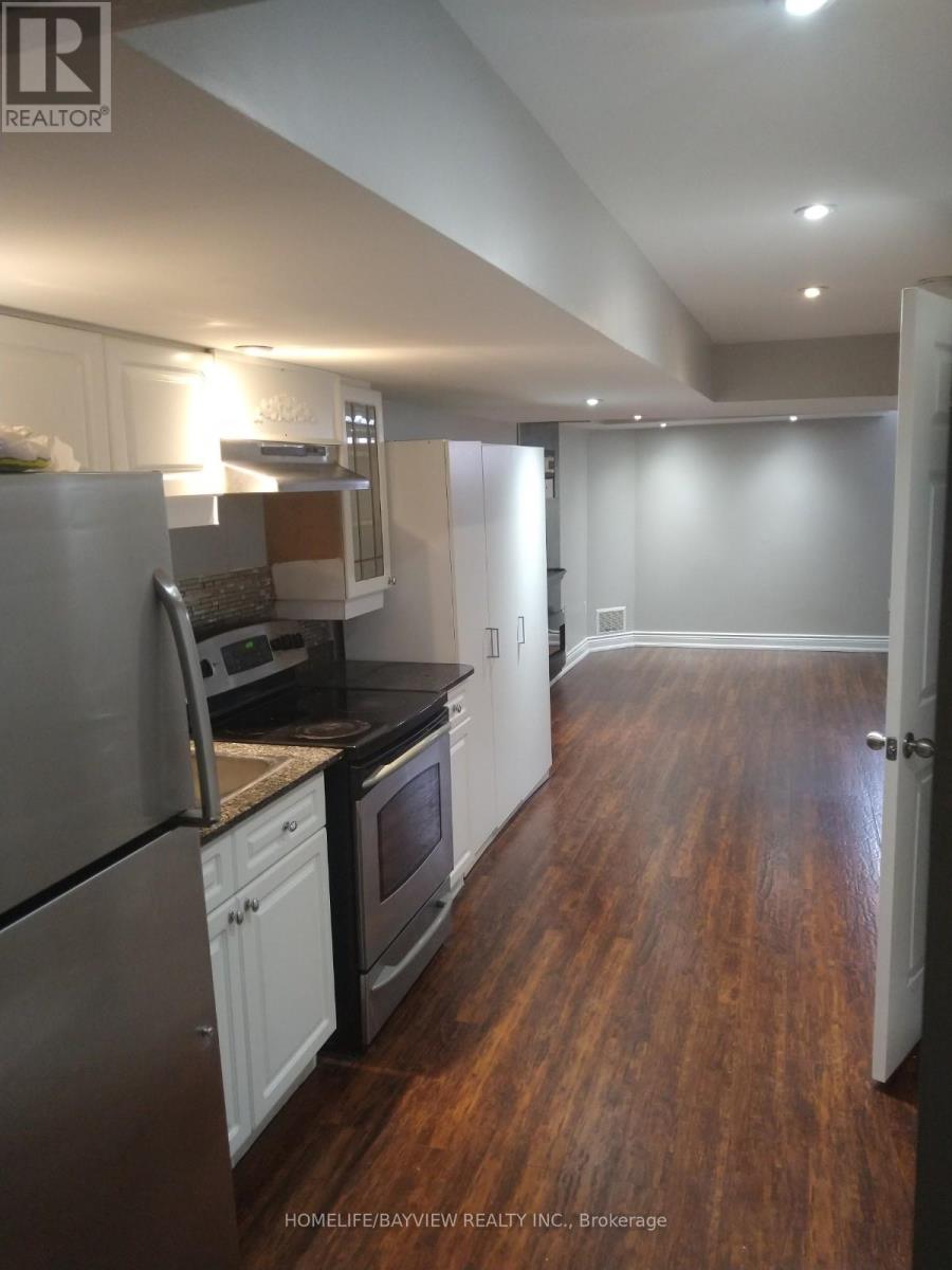 129 Matthewson Avenue, Bradford West Gwillimbury, Ontario  L3Z 0P3 - Photo 2 - N12653246