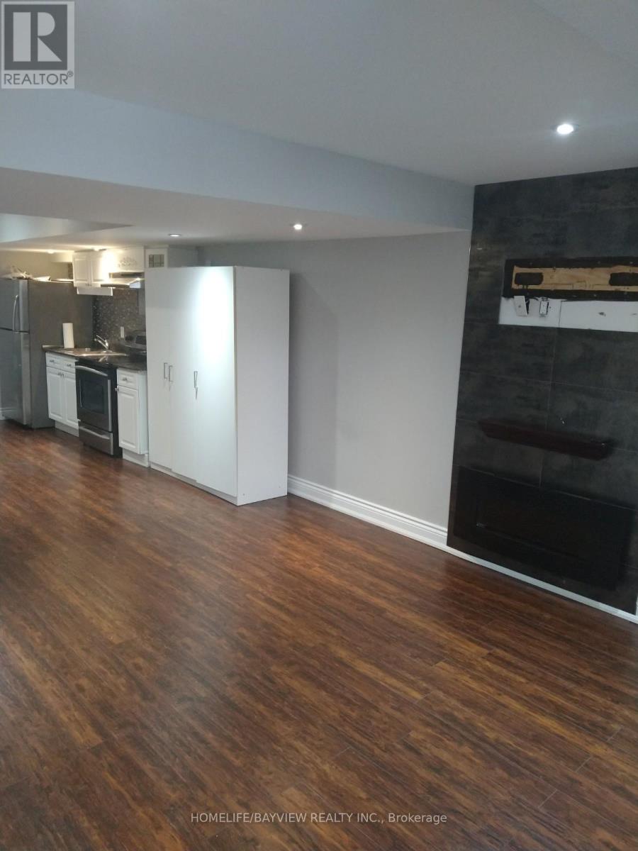 129 Matthewson Avenue, Bradford West Gwillimbury, Ontario  L3Z 0P3 - Photo 5 - N12653246