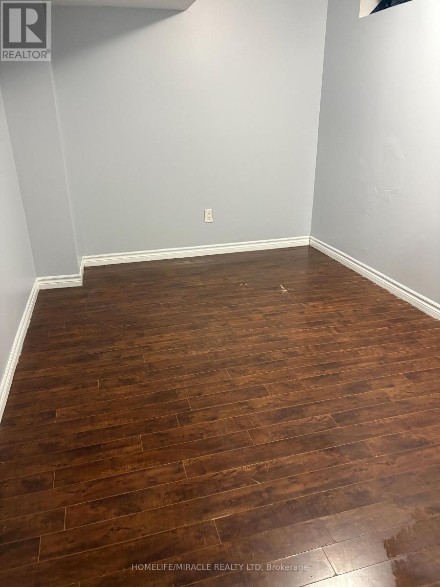 44 Altura Way, Brampton, Ontario  L6P 1A4 - Photo 10 - W12653224