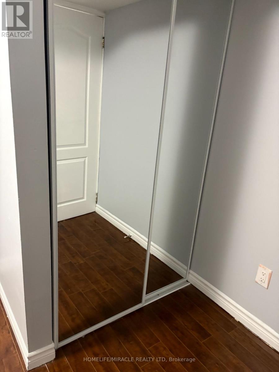 44 Altura Way, Brampton, Ontario  L6P 1A4 - Photo 11 - W12653224