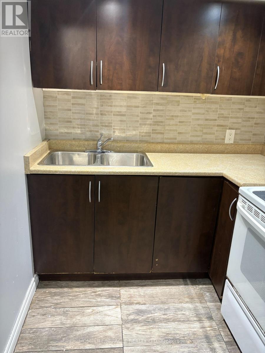 44 Altura Way, Brampton, Ontario  L6P 1A4 - Photo 14 - W12653224