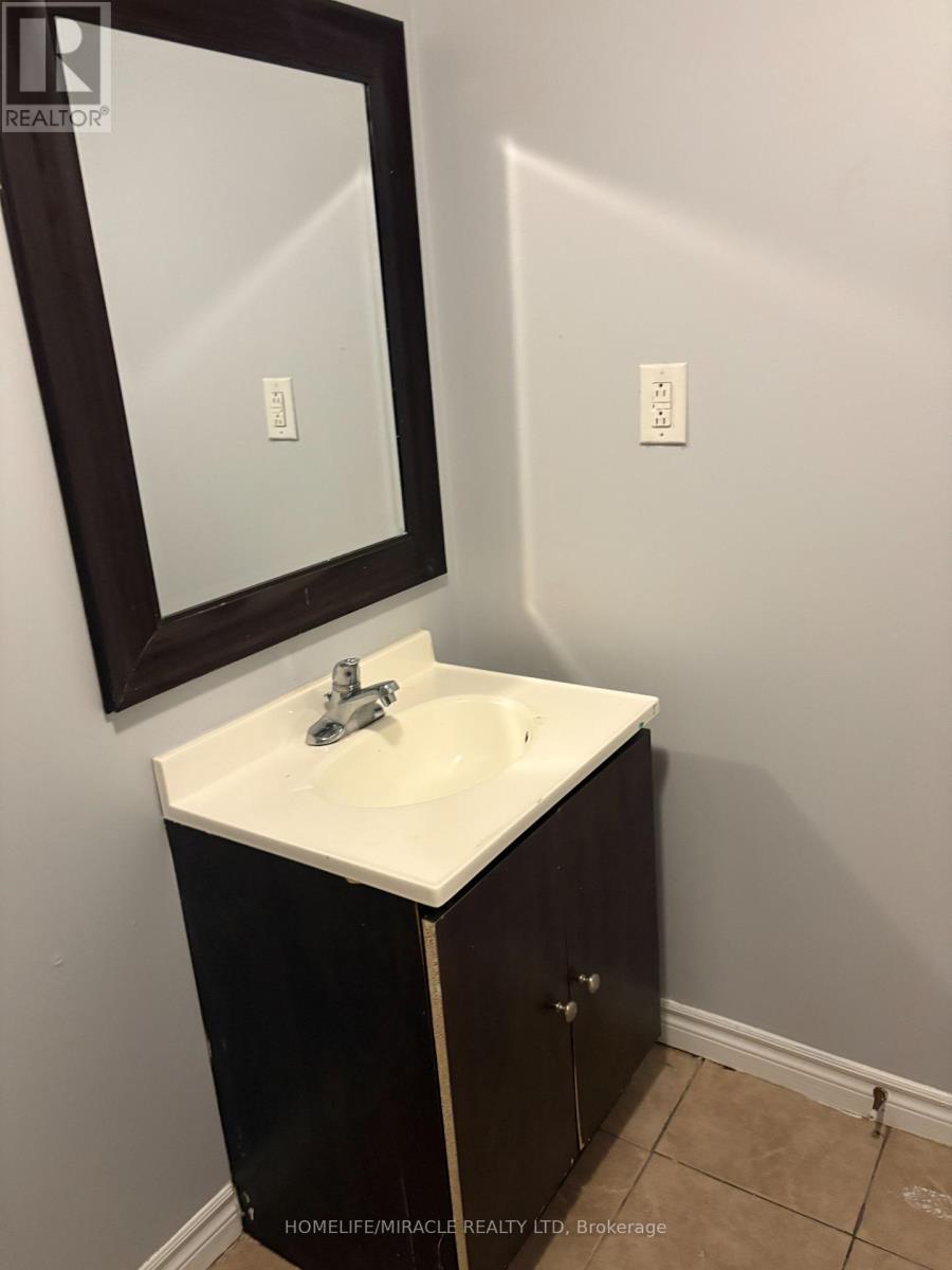 44 Altura Way, Brampton, Ontario  L6P 1A4 - Photo 24 - W12653224