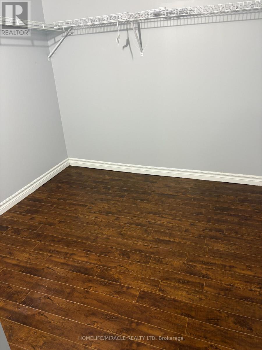 44 Altura Way, Brampton, Ontario  L6P 1A4 - Photo 8 - W12653224